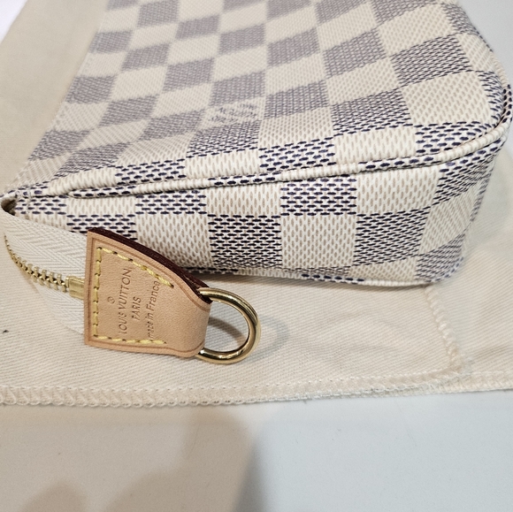 Louis Vuitton Pochette Accessories - Picture 5 of 6